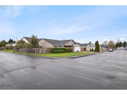 607 Se 5th St, Battle Ground, WA, 98604-8906 | Card Image