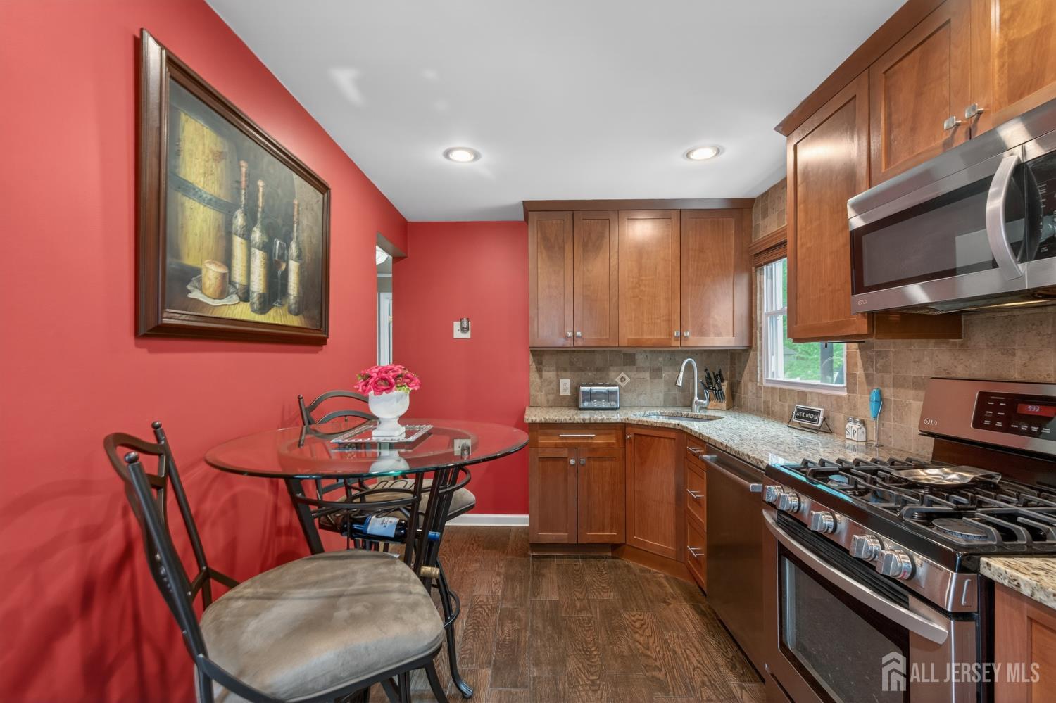 Residential in Woodbridge Proper 5
