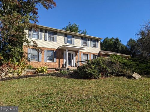 3270 Vista Dr, Danielsville, PA, 18038-9532 | Card Image