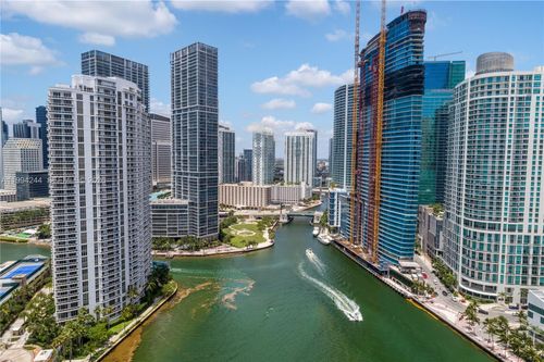 apt-305-901 Brickell Key Blvd, Miami, FL, 33131-3733 | Card Image