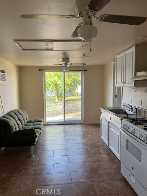 10327 Tristan, Downey, CA, 90241 | Card Image