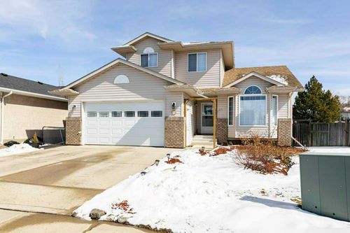 11 Fir Close, Sylvan Lake, AB, T4S2H9 | Card Image