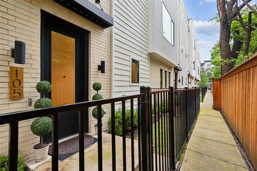 105-2633 Reagan St, Dallas, TX, 75219-3317 | Card Image