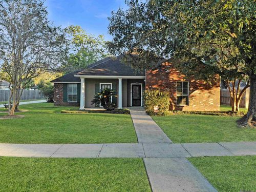 5003 S Laurel Creek Ct, Baton Rouge, LA, 70817-1227 | Card Image