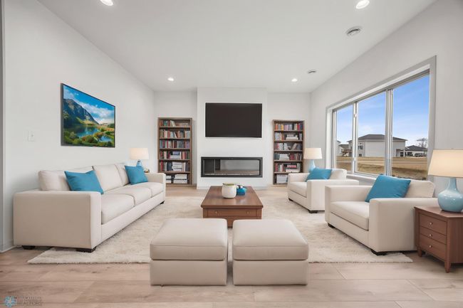 Living Room | Image 6