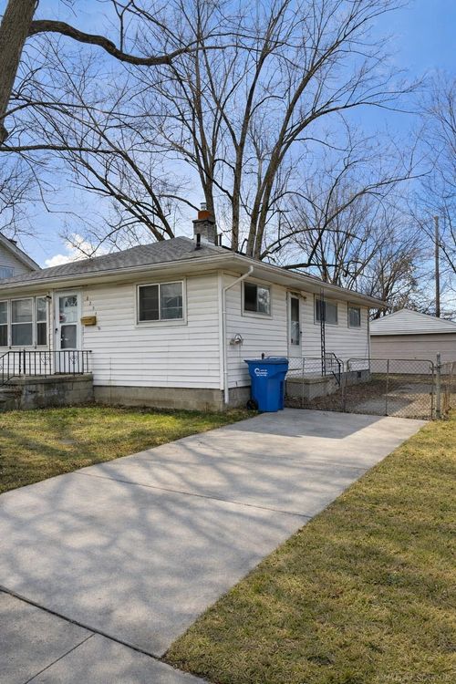 8251 Hudson Ave, Warren, MI, 48089-2332 | Card Image