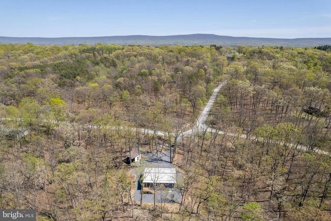 275 Oak Forest Ln, House other with 2 bedrooms, 2 bathrooms and null parking in BERKELEY SPRINGS WV | Image 35