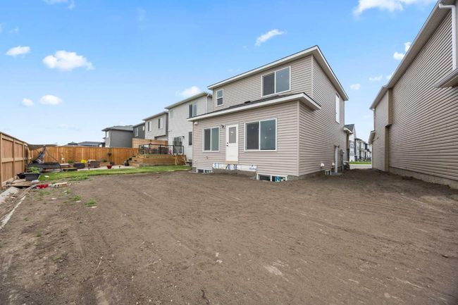 501 Corner Meadows Way Ne, House other with 3 bedrooms, 3 bathrooms and 4 parking in Calgary AB | Image 46