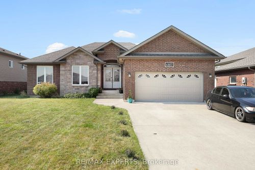 {{alt}} | Card Image