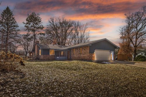 4637 Dale St N, Shoreview, MN, 55126-6019 | Card Image