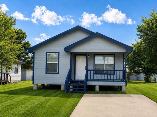 1935 1st St, Hempstead, TX, 77445-7019 | Card Image
