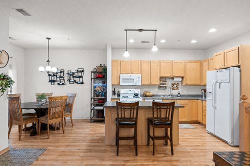 1009-2900 11th Ave S, Minneapolis, MN, 55407-5811 | Card Image