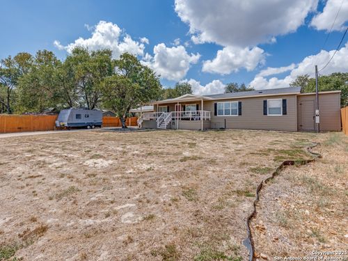 23027 Skila Dr, Elmendorf, TX, 78112-6121 | Card Image