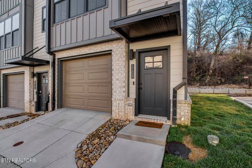 1108 River Fork Way, Knoxville, TN, 37920-2484 | Card Image