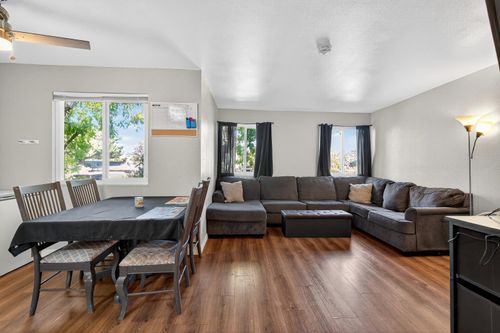 64-4332 Pacific Ave, Stockton, CA, 95207-7633 | Card Image