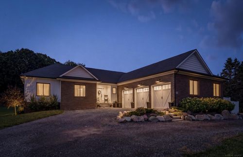 370 Windridge Ln, Ortonville, MI, 48462-9704 | Card Image