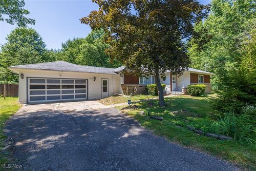 7500 Stearns Rd, Olmsted Twp, OH, 44138-1045 | Card Image
