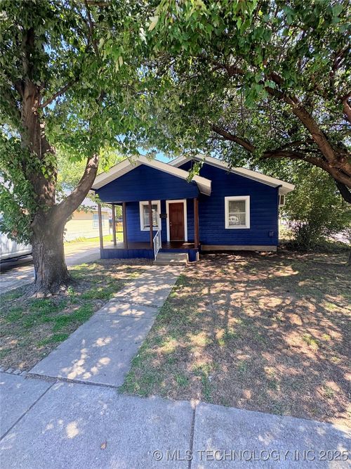 402 E St Nw, Ardmore, OK, 73401-4202 | Card Image