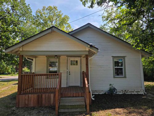 3601 W Central Ave, Wichita, KS, 67203-4923 | Card Image