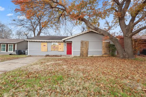 725 Emberwood Dr, Dallas, TX, 75232-3940 | Card Image