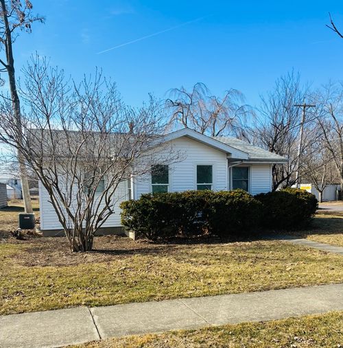 121 N West St, Gibson City, IL, 60936-1348 | Card Image