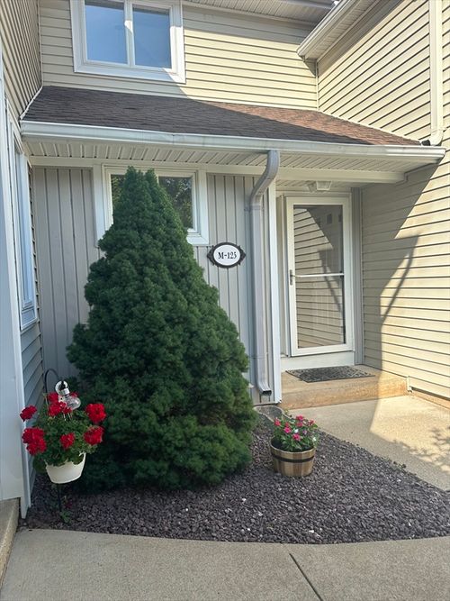 apt-m125-2205 Boston Rd, Wilbraham, MA, 01095-1151 | Card Image