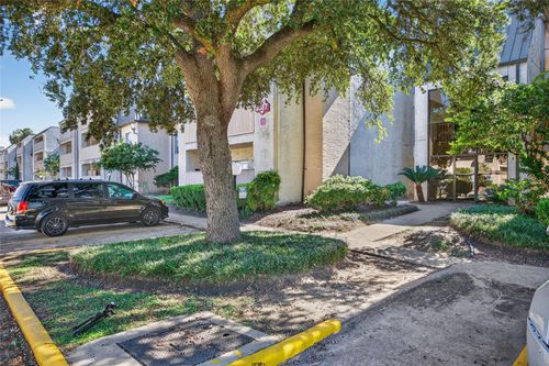 apt-32-8527 Hearth Dr, Houston, TX, 77054-2612 | Card Image
