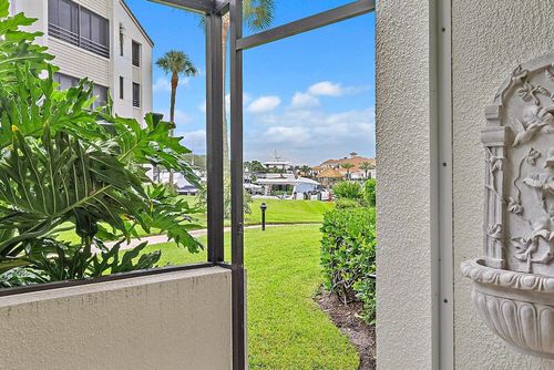 811 Oak Harbour Dr, Juno Beach, FL, 33408-2167 | Card Image