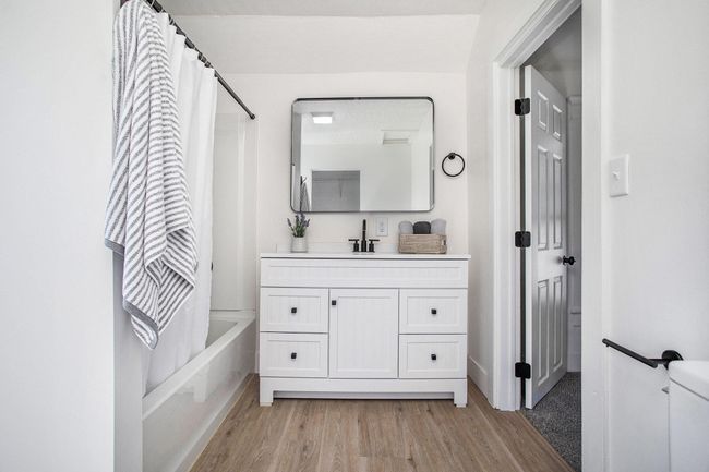 primary bath | Image 20