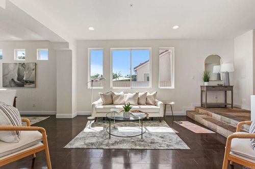 2490 Bear Rock Gln, Escondido, CA, 92026-5049 | Card Image