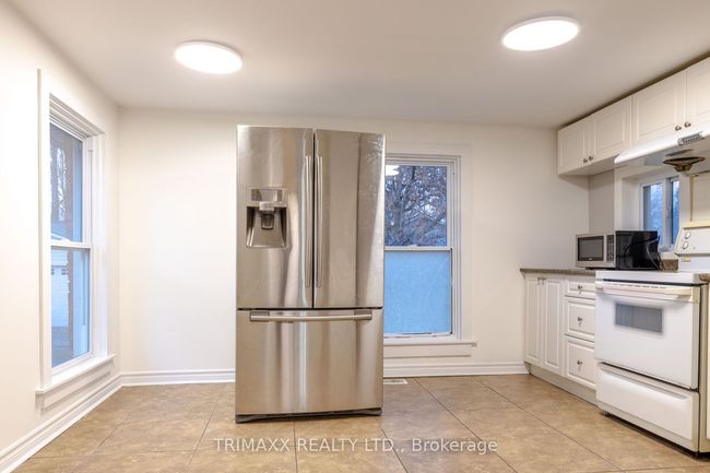 45 Chestnut St E, House other with 3 bedrooms, 2 bathrooms and 2 parking in Saint Catharines ON | Image 14