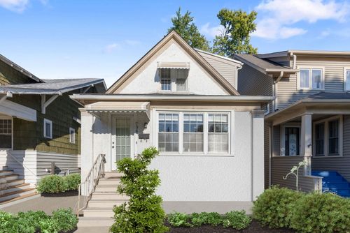 706 S Oak Park Ave, Oak Park, IL, 60304-1216 | Card Image