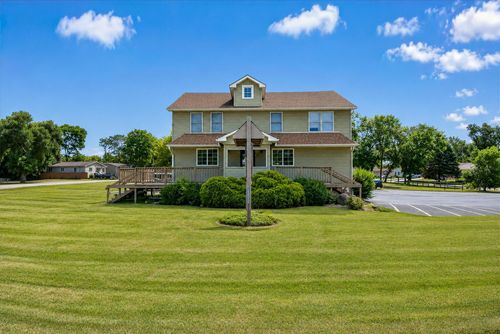 12425 Antioch Rd, Trevor, WI, 53179-9404 | Card Image