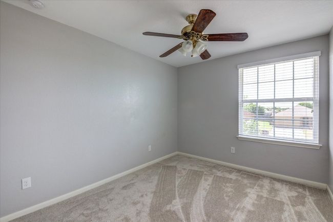All of the bedrooms have so much natural lighting. | Image 27
