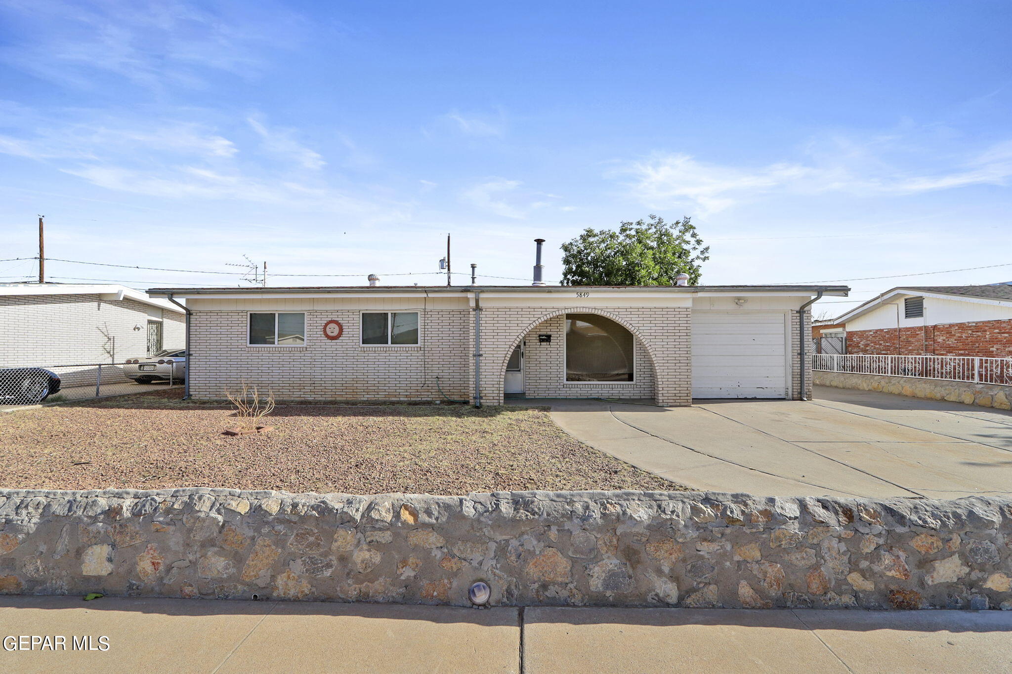 Blackhawk Dr, El Paso, TX 79924