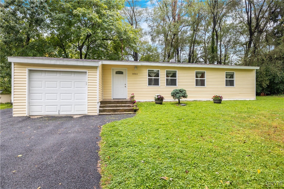 Hope Pl, Baldwinsville, NY 13027