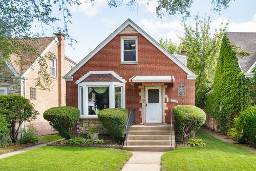 7111 W Armitage Ave, Chicago, IL, 60707-3815 | Card Image