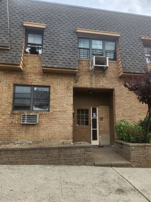 34-8412 98th St, Woodhaven, NY, 11421-1761 | Card Image