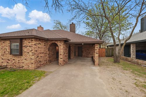 1752 Dynasty Dr, Glenn Heights, TX, 75154-8632 | Card Image
