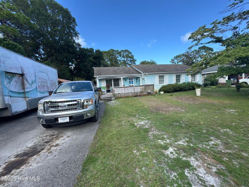 107 Parkwood Dr, Wilmington, NC, 28409-5111 | Card Image