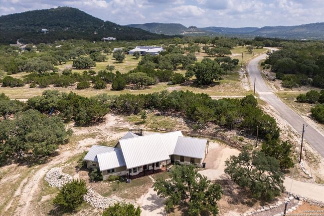 122 Twisting Oak Ct, House other with 4 bedrooms, 3 bathrooms and null parking in Pipe Creek TX | Image 55