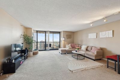 4305 - 10 E Ontario Street, Condo with 1 bedrooms, 1 bathrooms and null parking in Chicago IL | Image 3