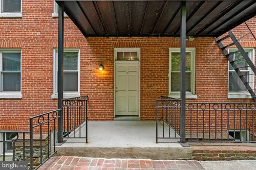 side-1r-216 W Monument St, BALTIMORE, MD, 21201-4694 | Card Image