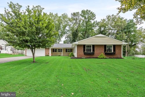 16 Creekview Rd, WILLINGBORO, NJ, 08046-3527 | Card Image