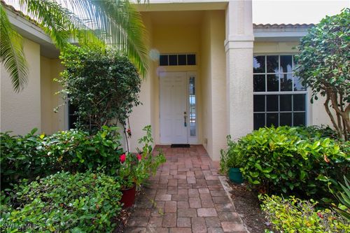 3927 Aurora Ct, NAPLES, FL, 34116-7323 | Card Image
