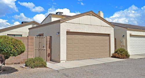 2564 N Ironwood Ridge Dr, Tucson, AZ, 85745-1077 | Card Image