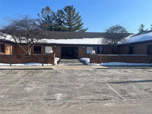 7550 S Saginaw St, Grand Blanc, MI, 48439-1875 | Card Image