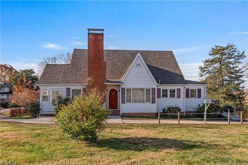 624 E 52 Byp, Pilot Mountain, NC, 27041-9342 | Card Image