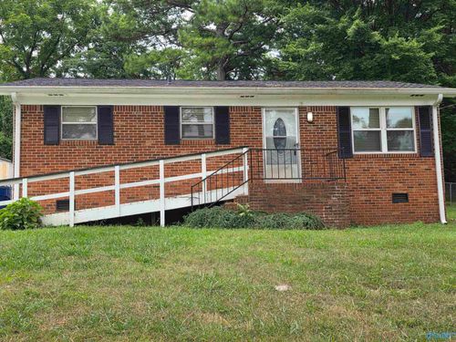 145 Harris Rd Nw, Huntsville, AL, 35806-1666 | Card Image