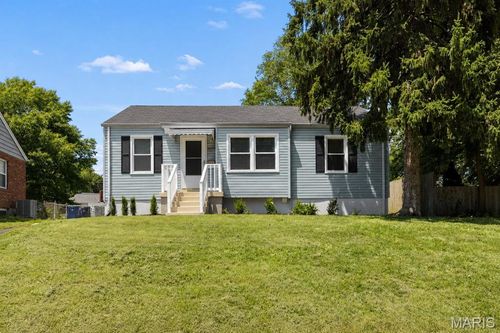 10509 Saint Henry Ln, Saint Ann, MO, 63074-2507 | Card Image